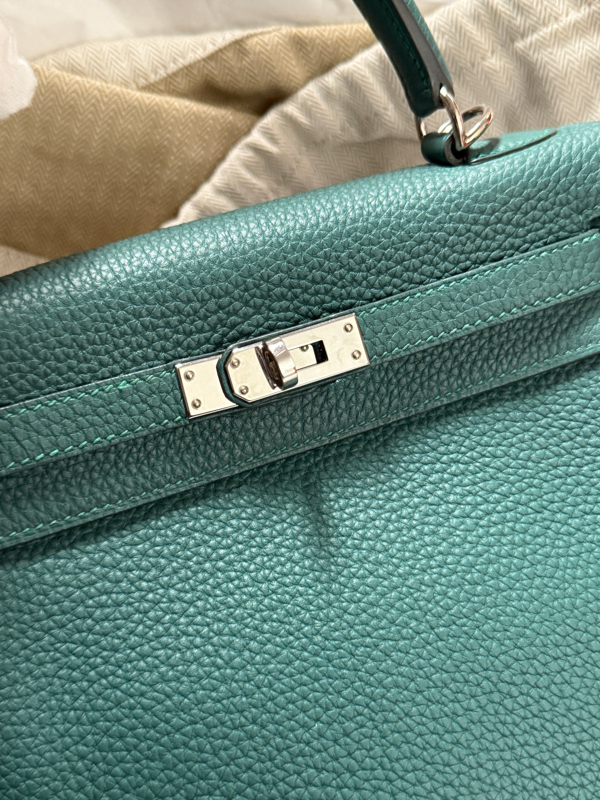 Hermès Malachite Togo Retourne Kelly 25 PHW Handbag ad3